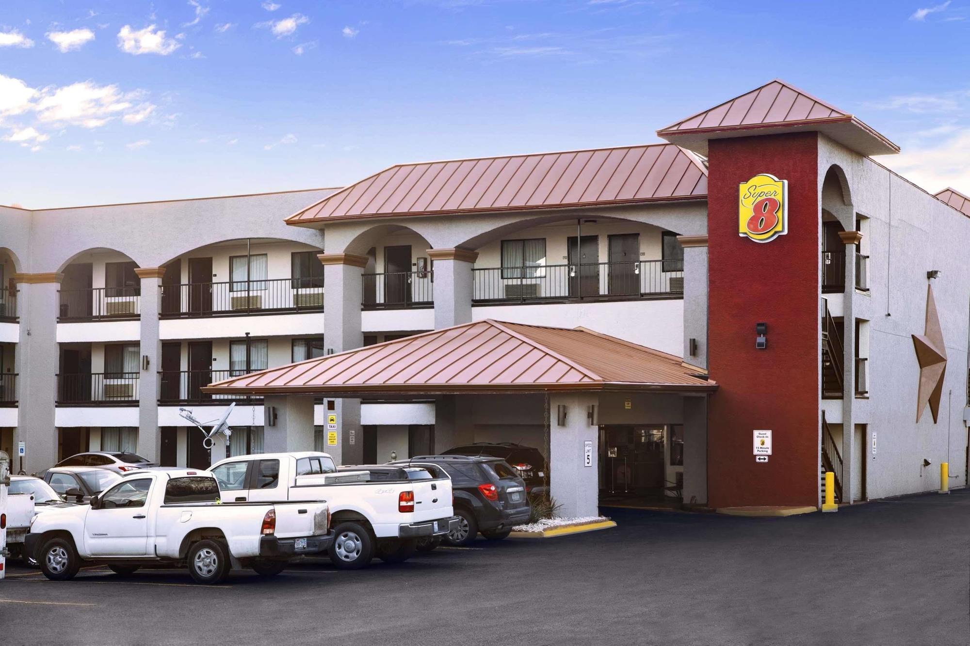 Super 8 By Wyndham Austin University/Downtown Area Exterior photo